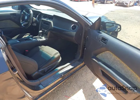 2014 Ford Mustang V6 z USA, uszkodzony, nr VIN 1ZVBP8AM0E5266016